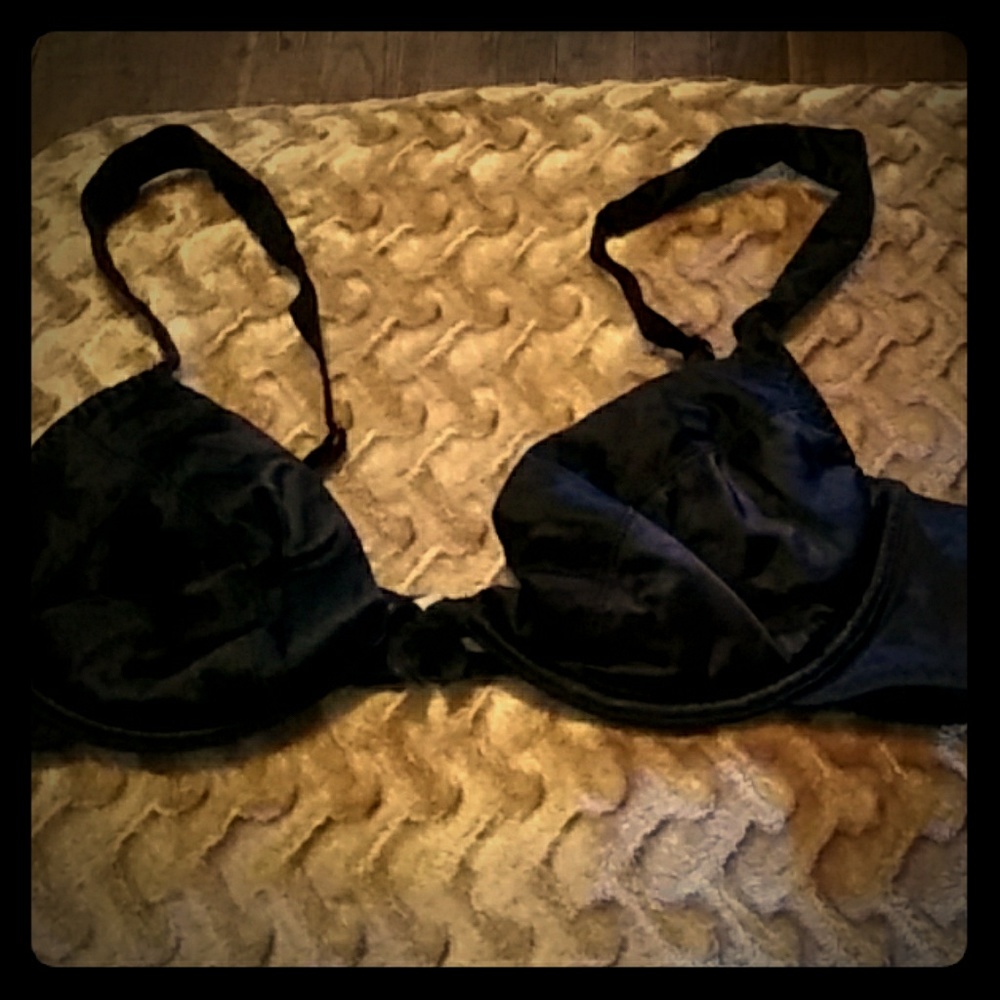 Black bra size 36B